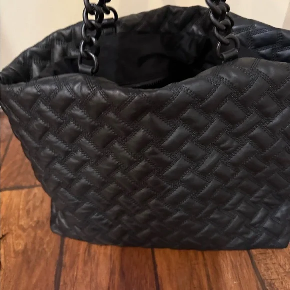 Black Quilted Tote Bag - Picture 8 of 9